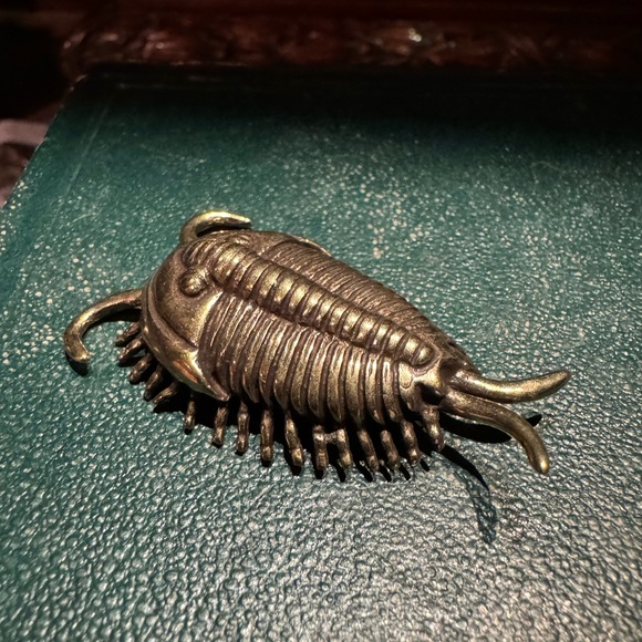 Solid Brass Trilobite Vintage-style Sculpture Desk Decor - Picture 5 of 8